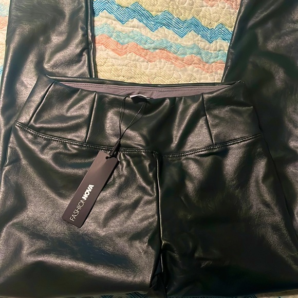 Fashion Nova faux leather Timmy tuck leggings (hunter green) - Picture 2 of 3